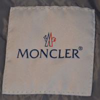 Moncler Jacke mit Kapuze 