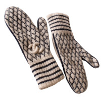 Chanel Cashmere gloves with CC logo