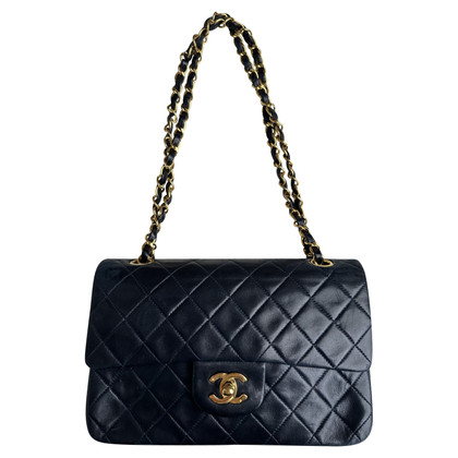 Chanel Flap Bag aus Leder in Blau