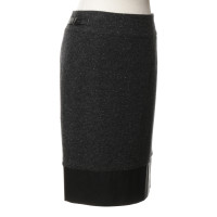 Hugo Boss skirt in grey