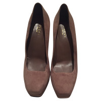 Gucci Pumps/Peeptoes Suede in Taupe