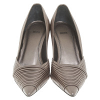 Hugo Boss pumps in taupe