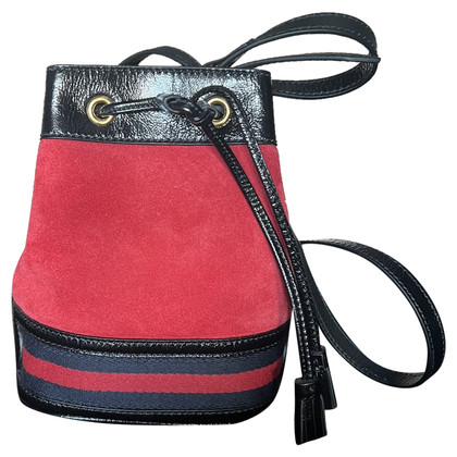Gucci Ophidia GG Mini Bucket Bag in Pelle scamosciata in Rosso