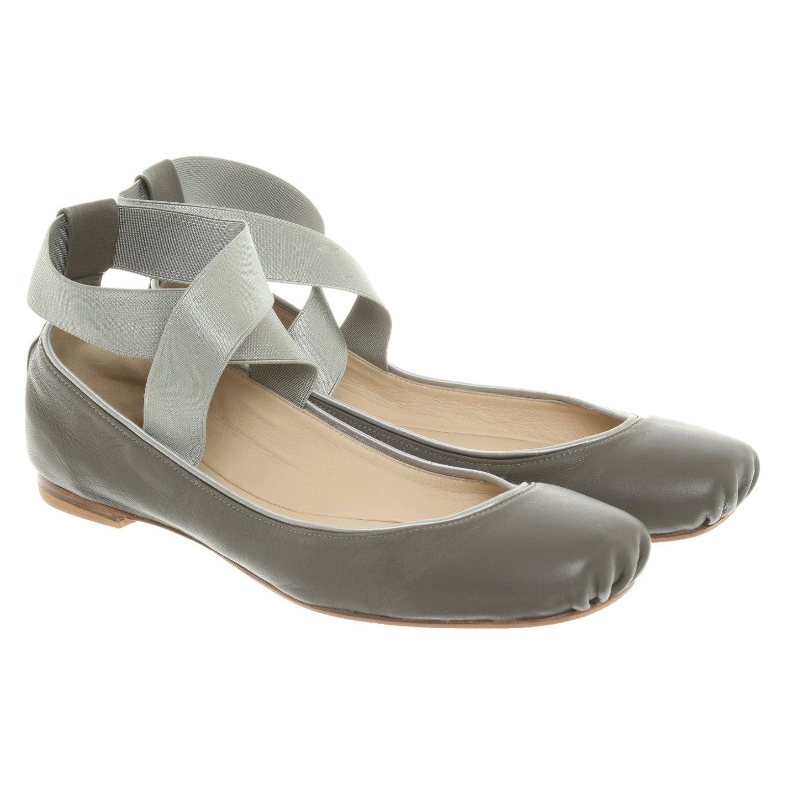 Chloé Slippers/Ballerinas Leather in Grey - Second Hand Chloé Slippers/Ballerinas  Leather in Grey buy used for 111€ (4069718)