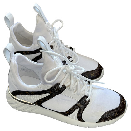 Louis Vuitton Sneakers in Wit
