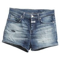 Closed Shorts in Blue