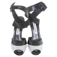 Manolo Blahnik zwart grijs lakleder sandalen