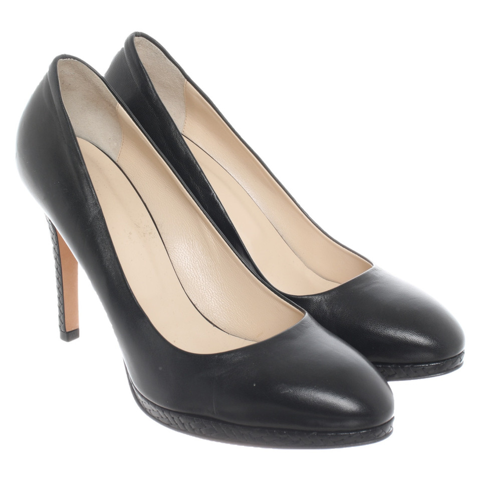 Navyboot Pumps/Peeptoes aus Leder in Schwarz