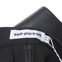 Self Portrait Kunstleer shorts in zwart