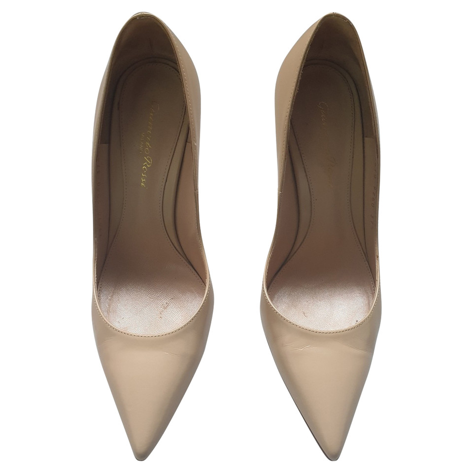 Gianvito Rossi Pumps/Peeptoes Leather in Nude