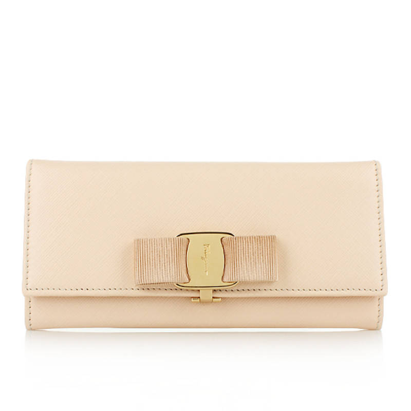 Salvatore Ferragamo wallet in nude