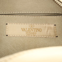 Valentino Garavani Umhängetasche aus Leder in Creme