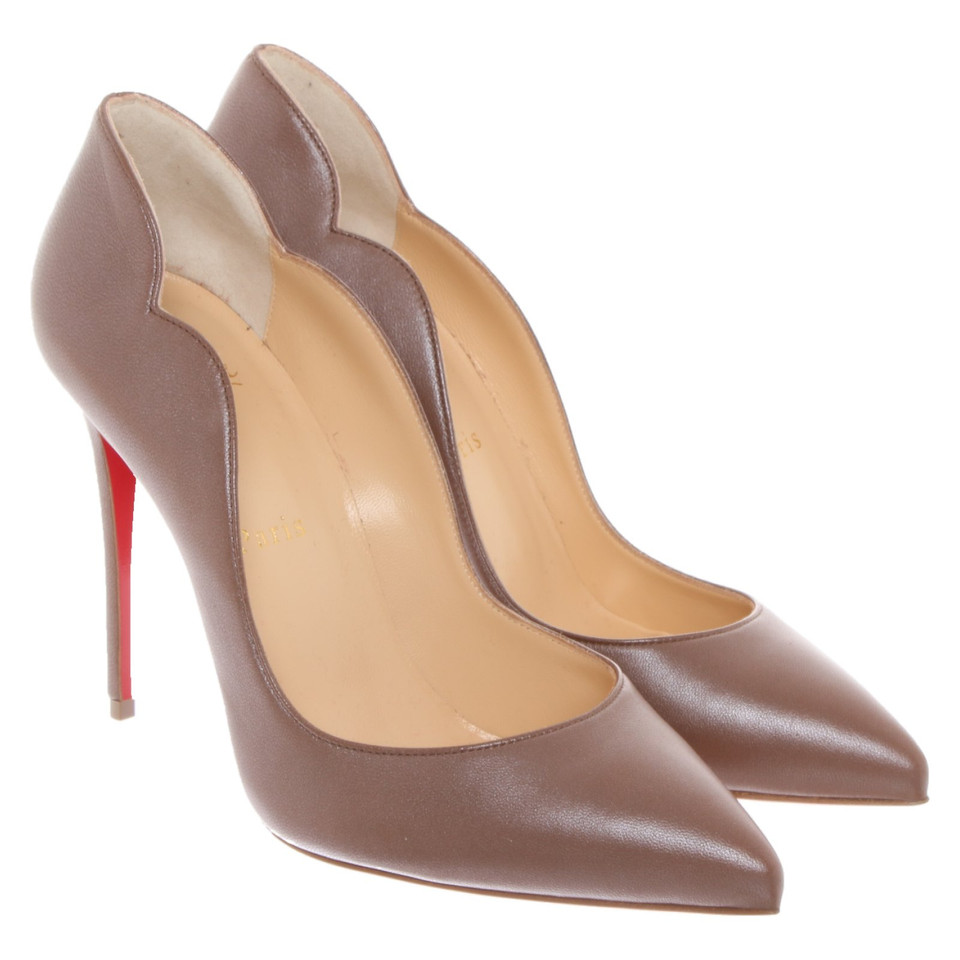 Christian Louboutin Pumps/Peeptoes Leather in Brown