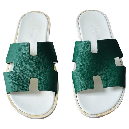 Hermès Sandalen aus Leder in Grün