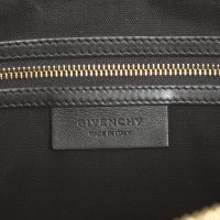 Givenchy Sway Bag Medium aus Leder in Schwarz