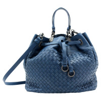 Bottega Veneta Shopper aus Leder in Blau