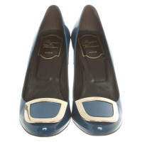 Roger Vivier Pumps/Peeptoes aus Lackleder in Petrol