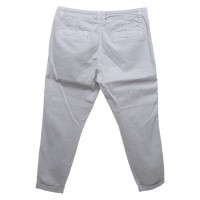 Closed trousers in grey