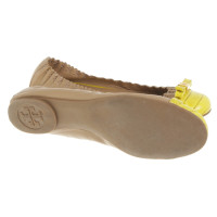 Tory Burch Ballerina's met gele dop