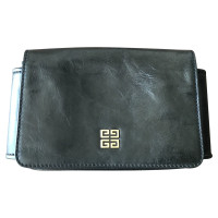 Givenchy Clutch aus Leder in Schwarz