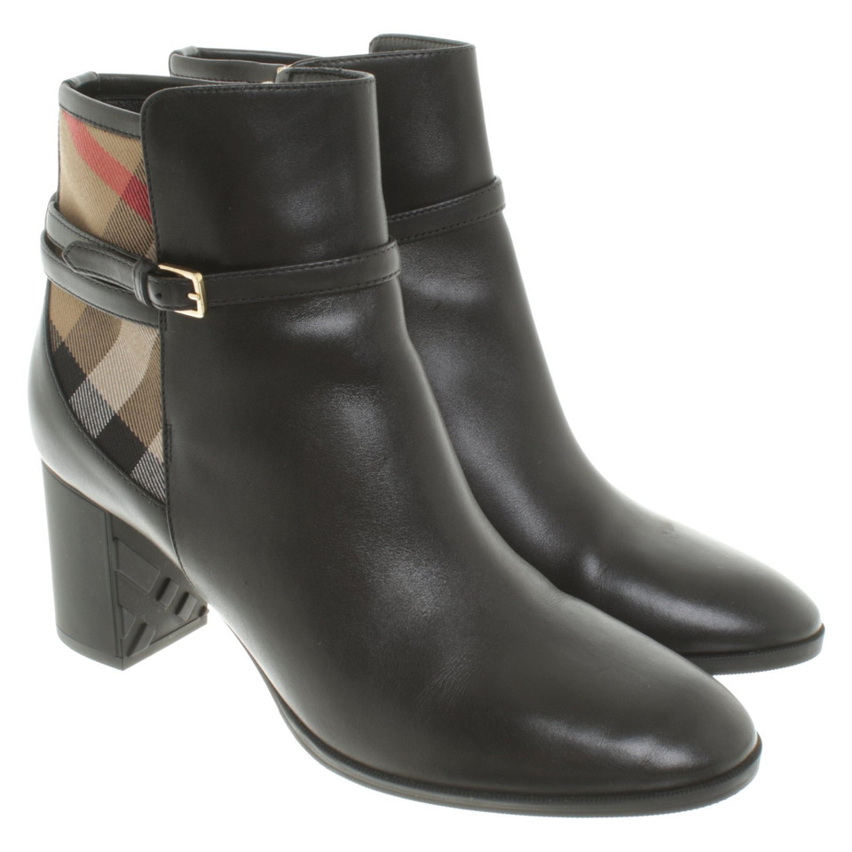 Burberry Ankle boots with nova check pattern