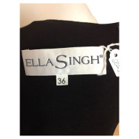 Ella Singh Schwarzes Kleid