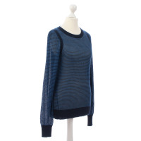 Closed Sweater with mesh design
