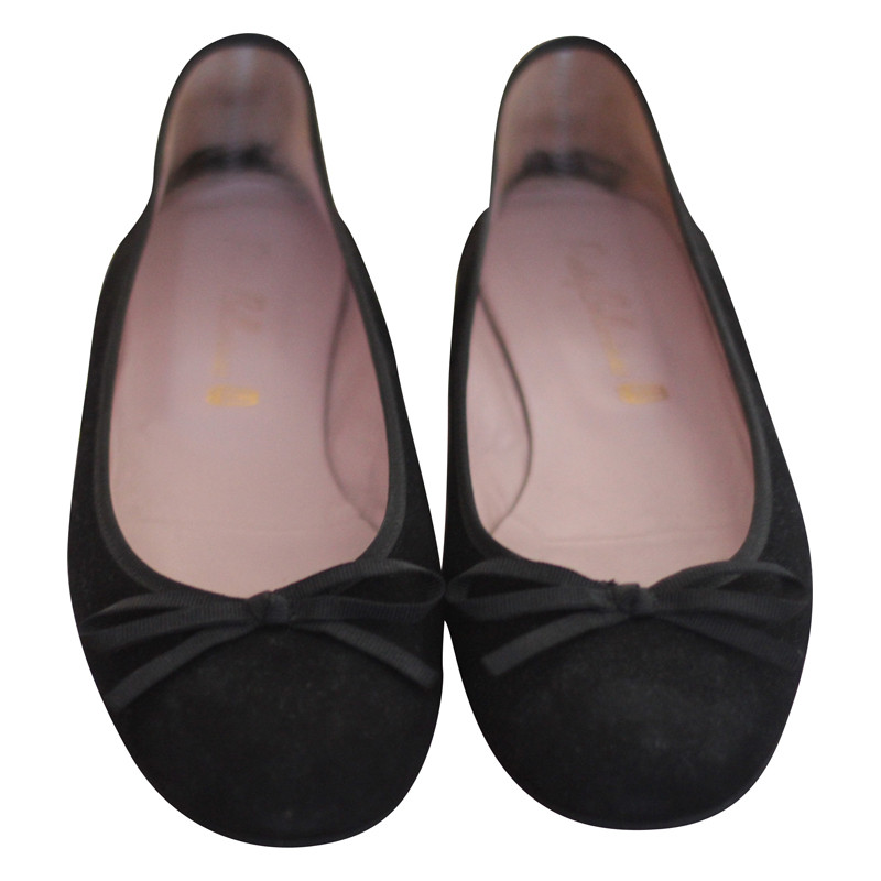 Pretty Ballerinas Ballerinas in black