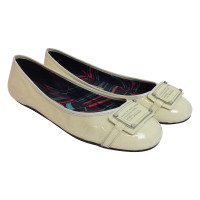 Marc By Marc Jacobs Beige patent ballerina 's