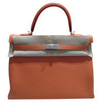 Hermès Kelly Bag 35 Leather in Orange