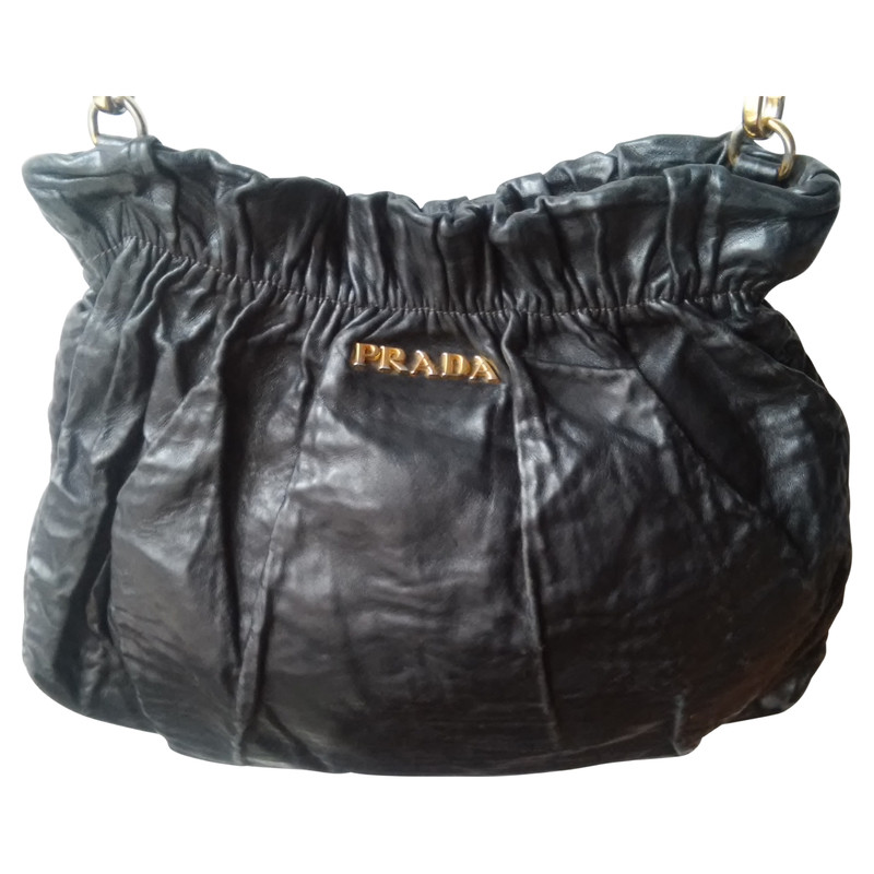 Prada Schwarze Ledertasche 