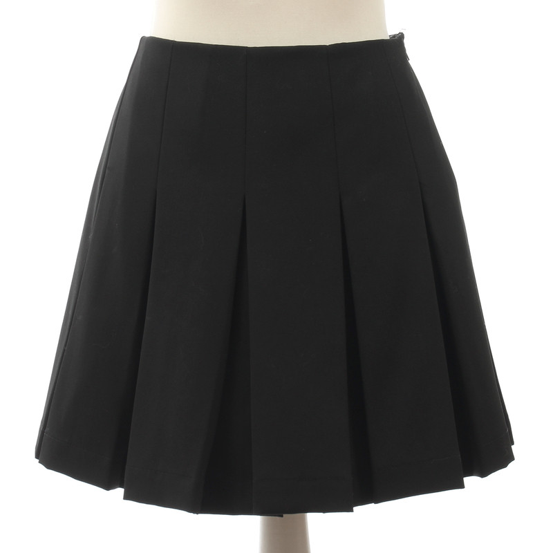 Prada Pleated skirt in black - Buy Second hand Prada Pleated skirt in ...