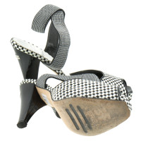 Ferre Peeptoe sandalen in zwart-wit