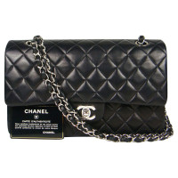 Chanel 2.55 aus Leder in Schwarz