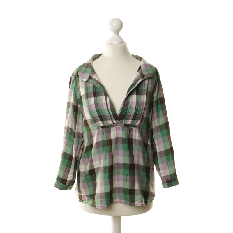 Closed Shirt with plaid pattern