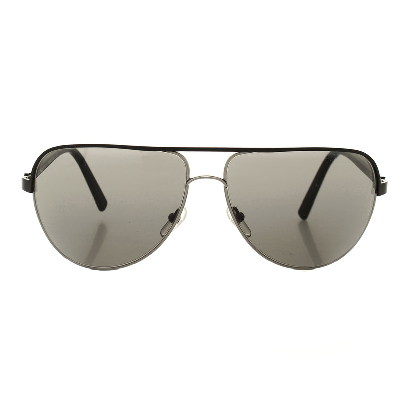 Michael Kors Sonnenbrille mit dunklen Gläsern