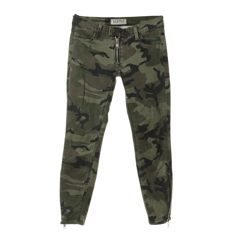 Elizabeth & James Jeans in the camouflage look