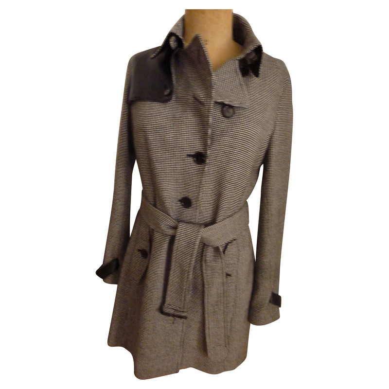 Akris Short trench coat with Pepita pattern 