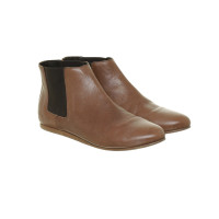 Common Projects Chelsea boots in Brown 