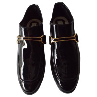 Stella McCartney Lackloafers with gold buckle 