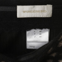 Wunderkind Pantaloni in lana e lo stile del corpo