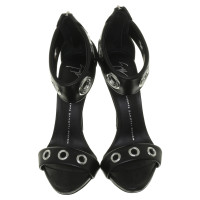 Giuseppe Zanotti Pumps in black with eyelet detail