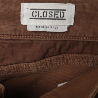 Closed Hose in Braun