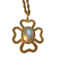 Chanel Necklace with flower detail