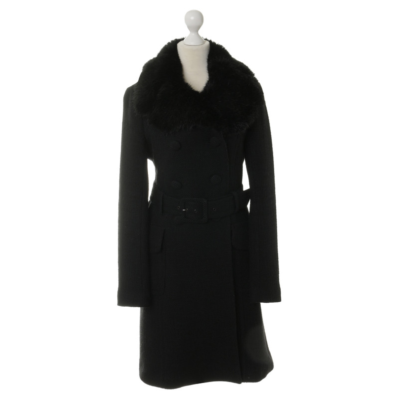 Tara Jarmon Coat in black 