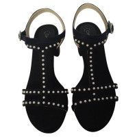 Chanel sandals with pearls 