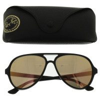 Ray Ban Sunglasses with mirrored lenses 