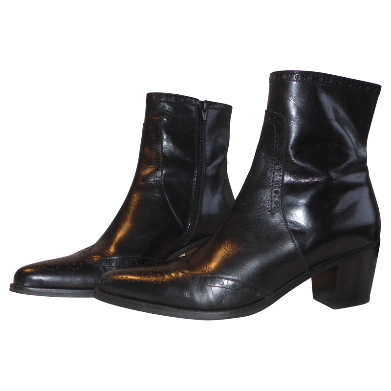 Konstantin Starke Ankle boots in black