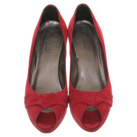 Laurèl Peep-toes in Raspberry Red