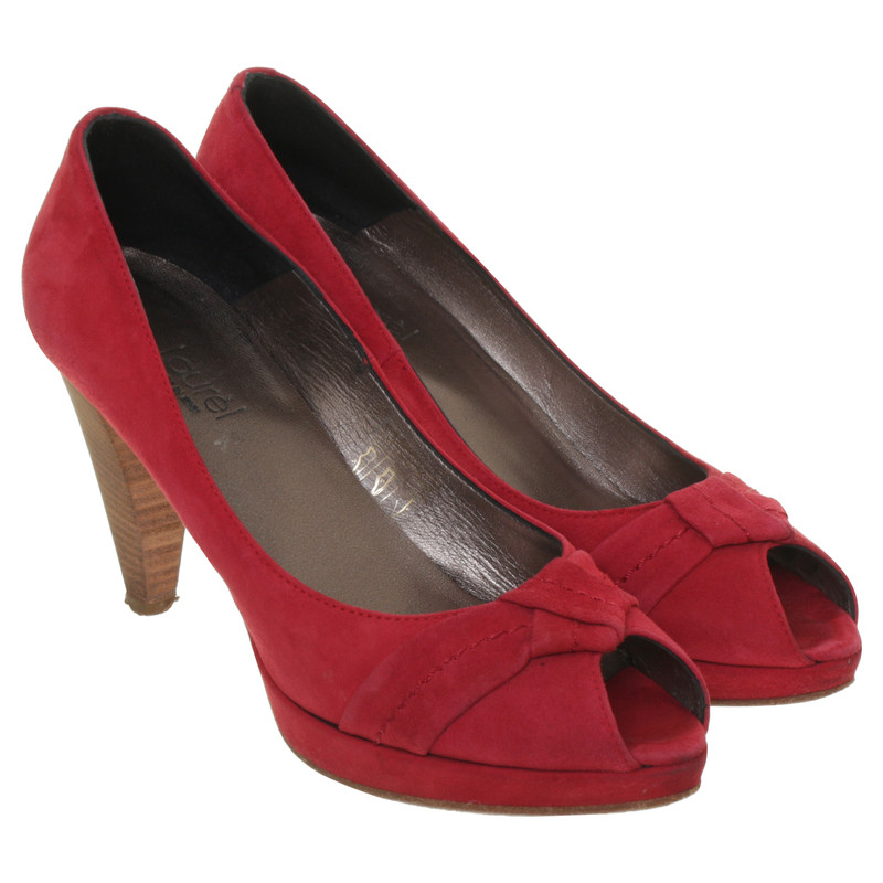Laurèl Peep-toes in Raspberry Red